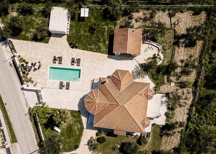 Villa Ellania