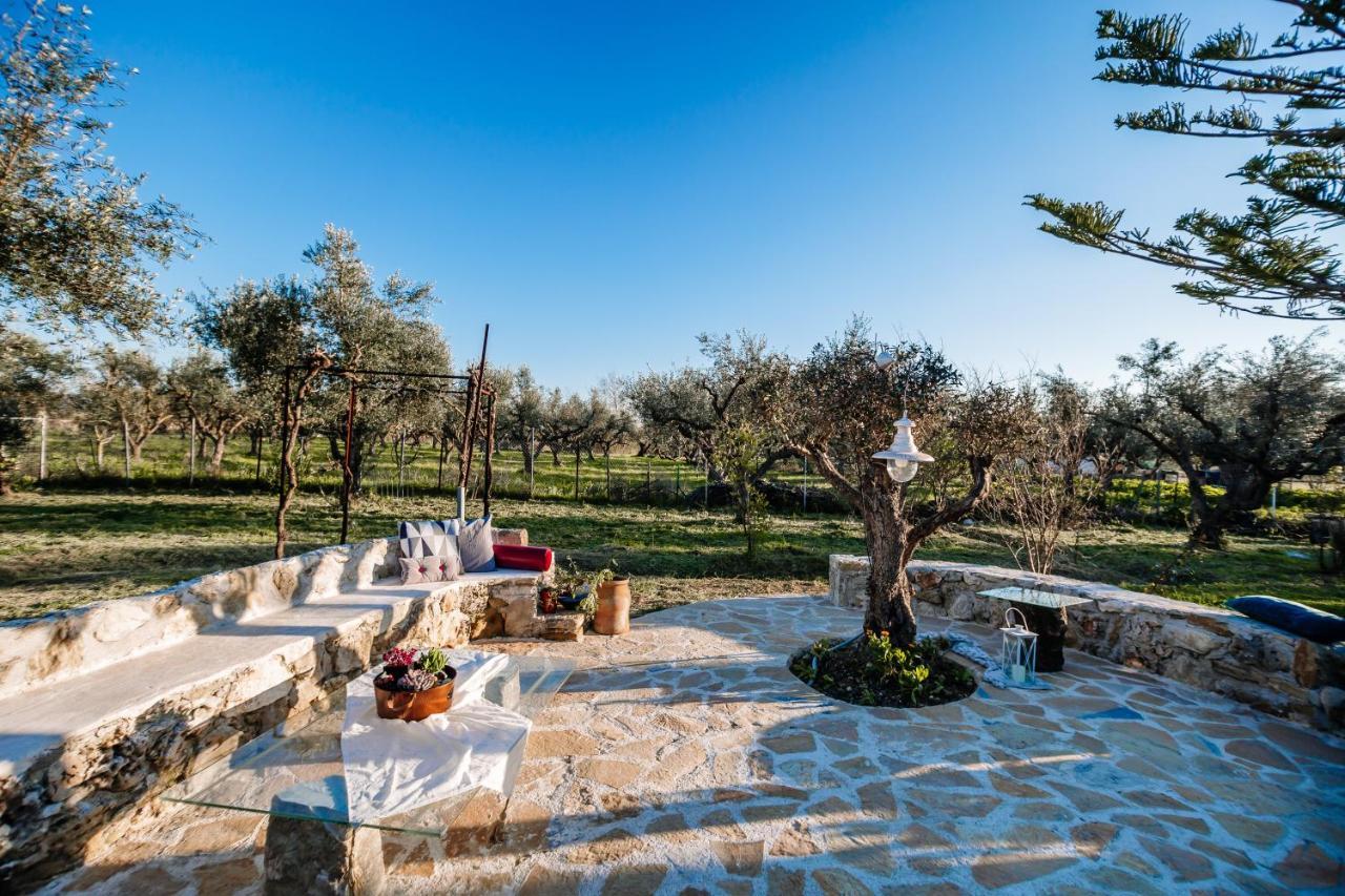 Ellania Villa