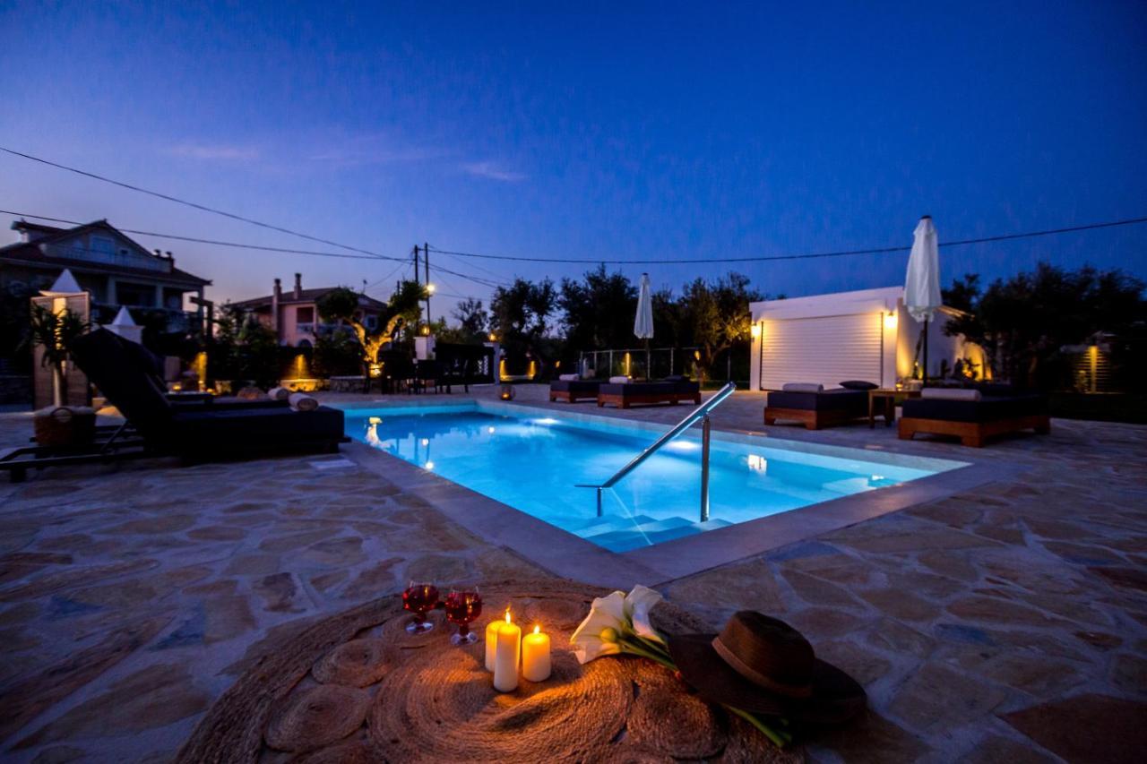 Ellania Villa